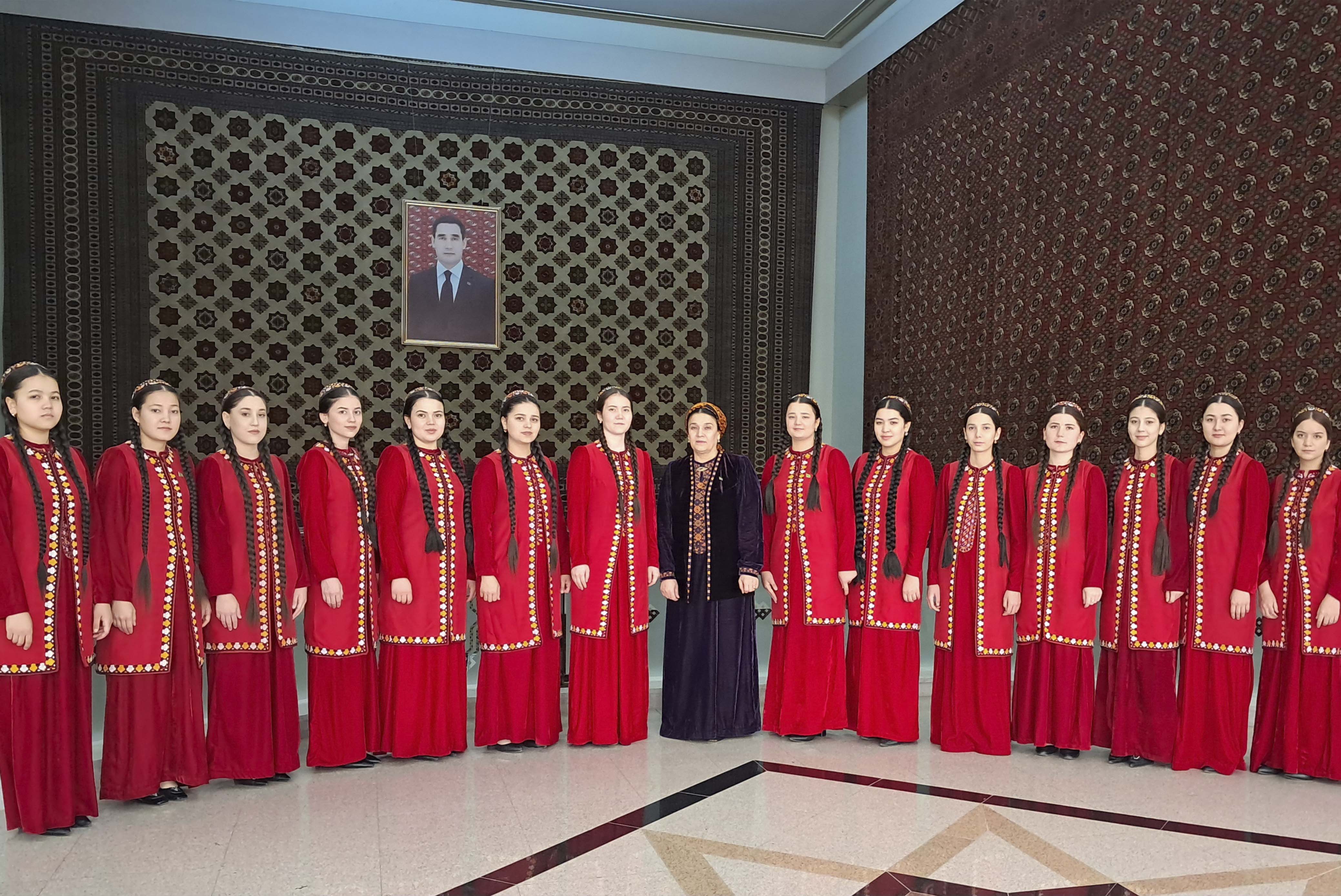 VIZIT TO THE NATIONAL MUSEUM OF TURKMEN CARPET