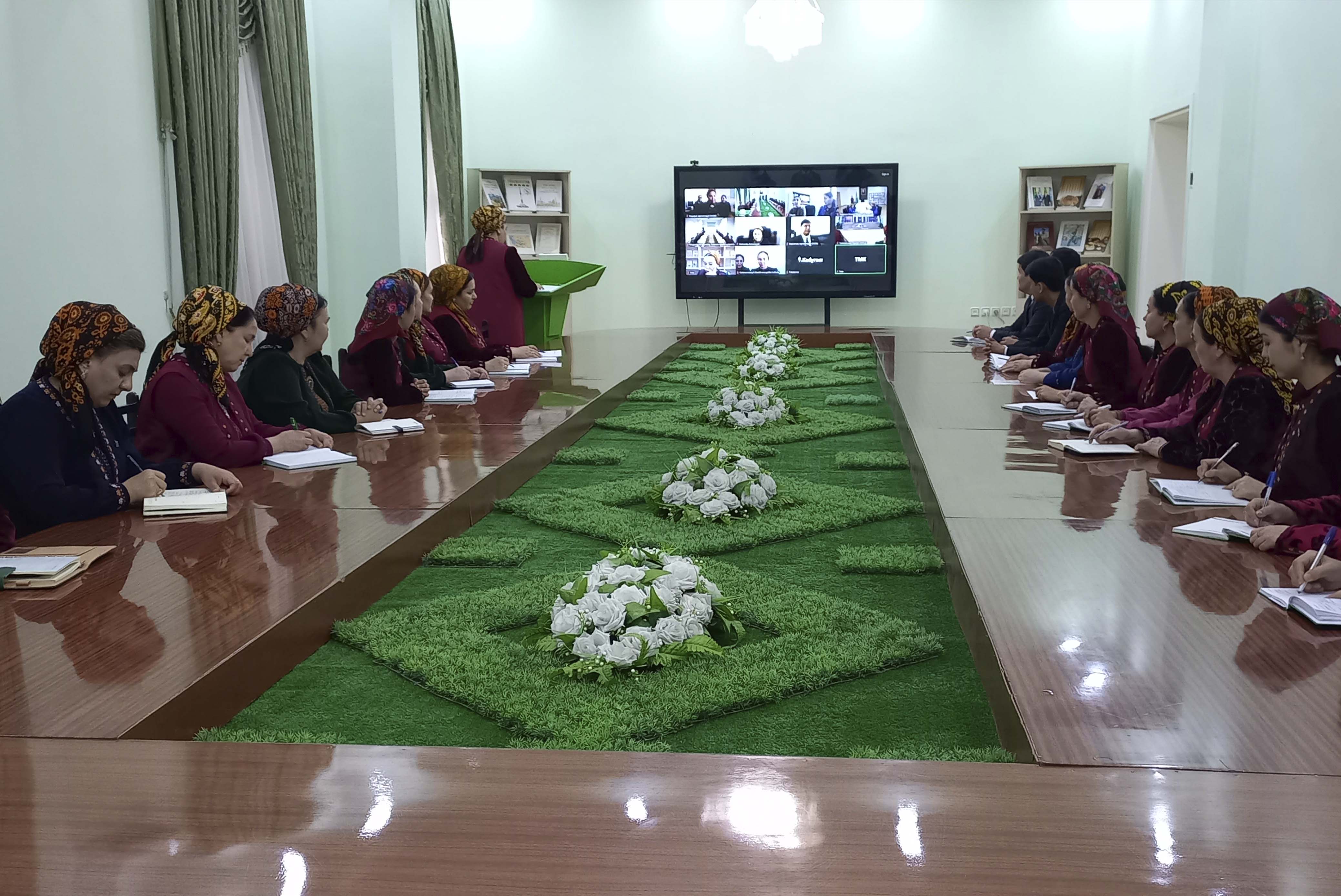 AN EDUCATIONAL METHODOLOGY CONFERENCE OF PROFESSORS AND TEACHERS OF FOREIGN LANGUAGES WAS HELD